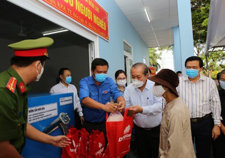 Phó Thủ tướng Thường trực làm việc với lãnh đạo tỉnh Long An - ảnh 2